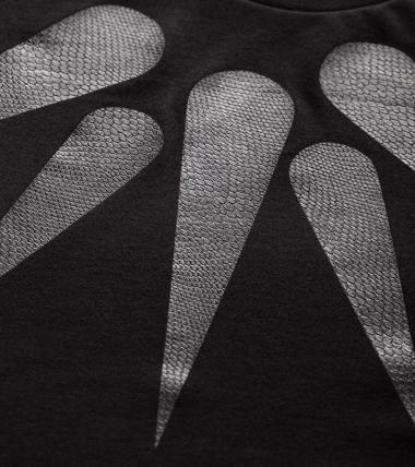 Bayan Siyah Tradition Square